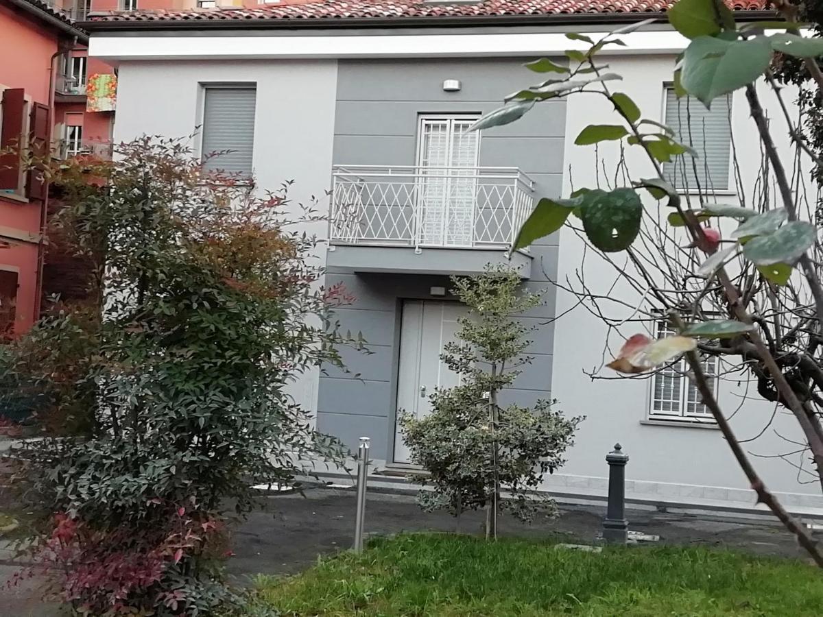 Grigio Perla Panigale, Villetta Con Giardino E Parcheggio Privato Fino A Tre Posti Auto - Un Oasi Di Tranqullita Bolonya Dış mekan fotoğraf