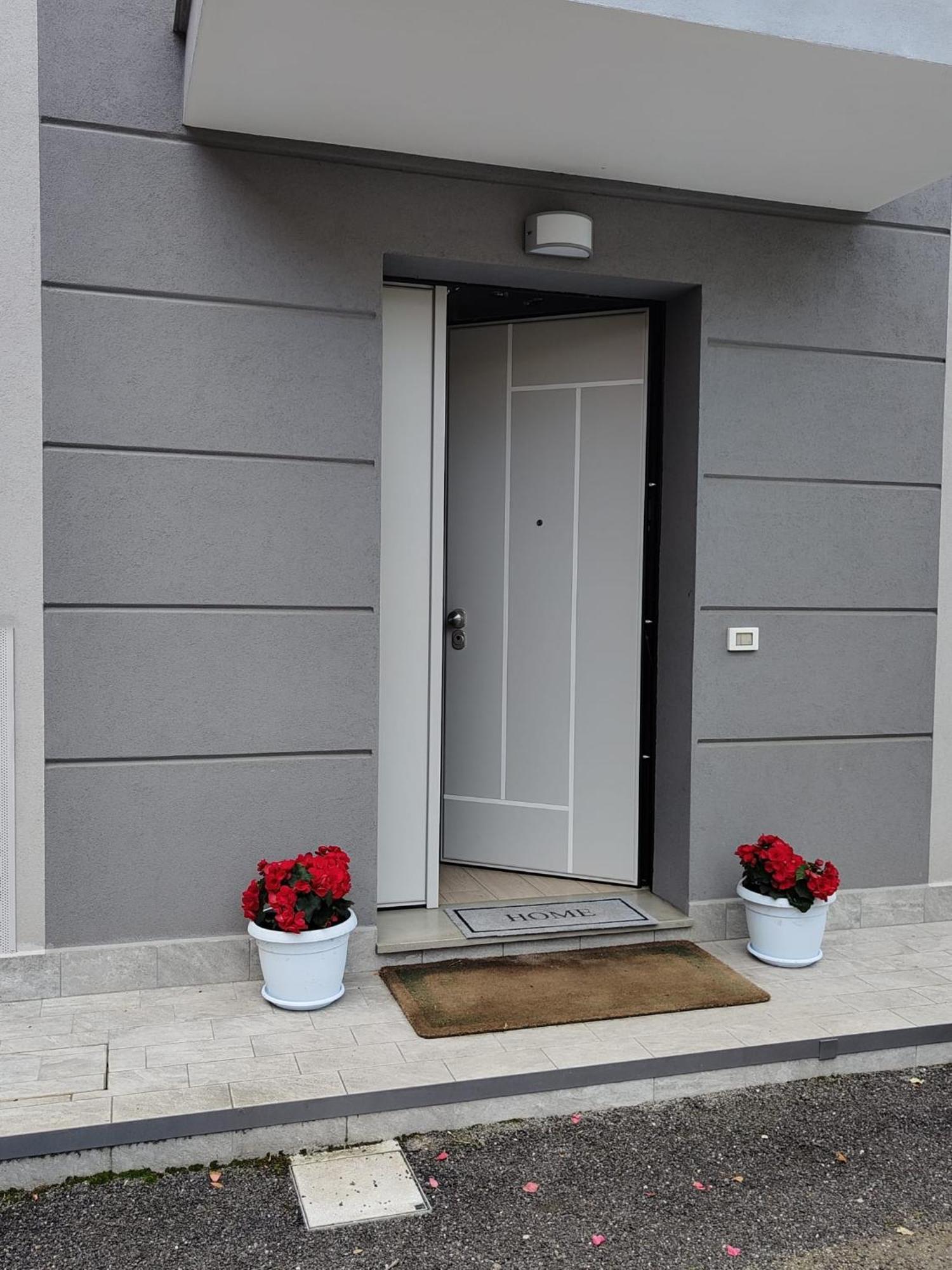 Grigio Perla Panigale, Villetta Con Giardino E Parcheggio Privato Fino A Tre Posti Auto - Un Oasi Di Tranqullita Bolonya Dış mekan fotoğraf