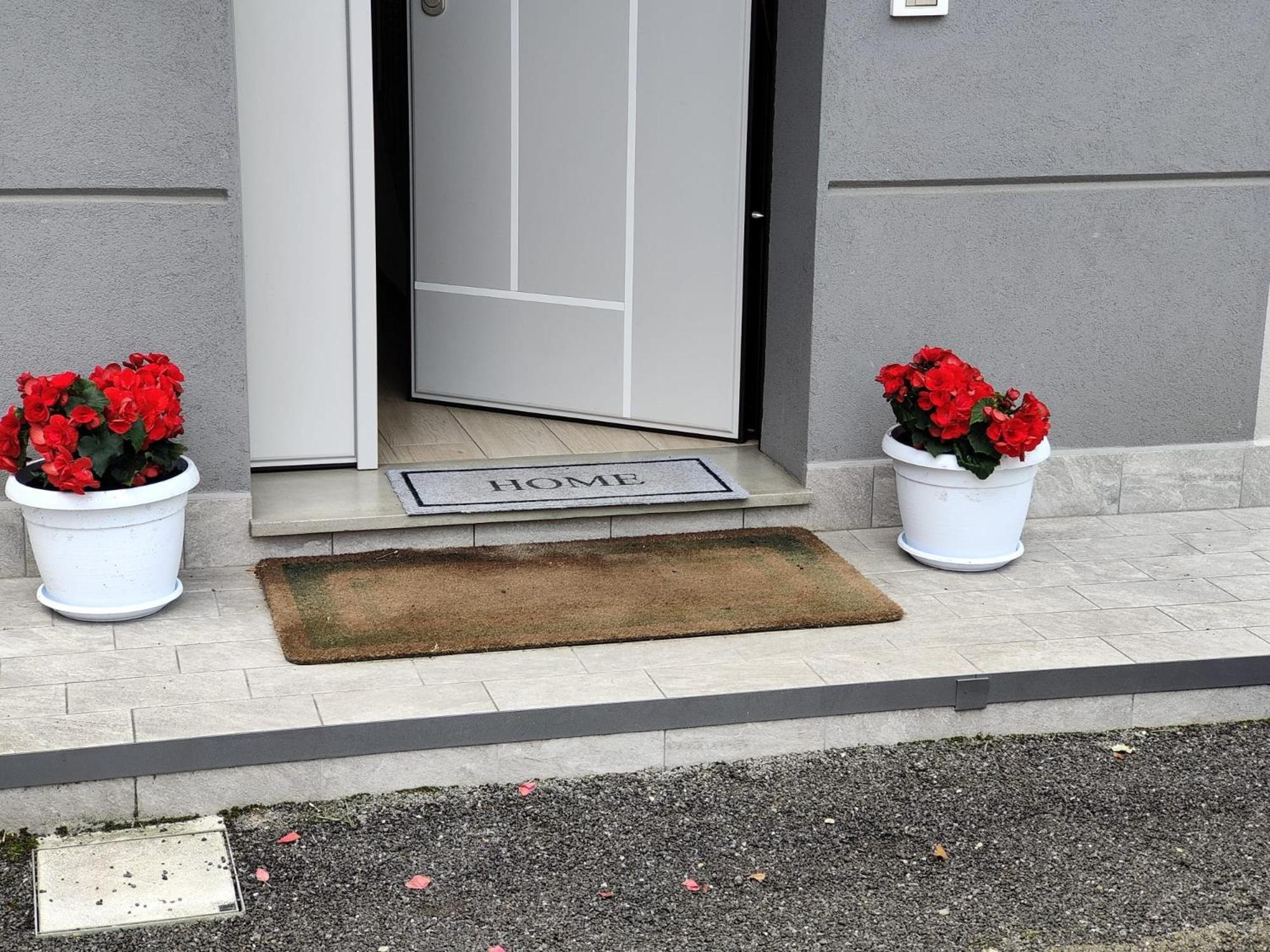 Grigio Perla Panigale, Villetta Con Giardino E Parcheggio Privato Fino A Tre Posti Auto - Un Oasi Di Tranqullita Bolonya Dış mekan fotoğraf